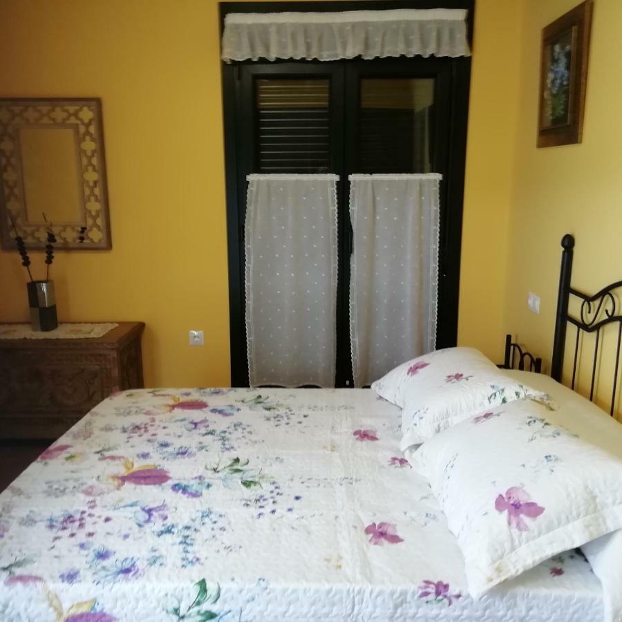 A Fragua Villa Tapia De Casariego Luaran gambar